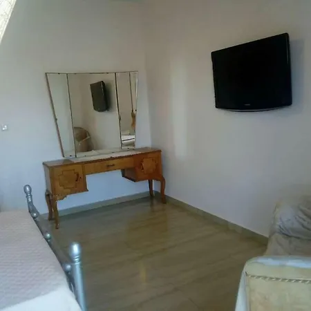 منزل للإقامة Near With Private Bathroom
